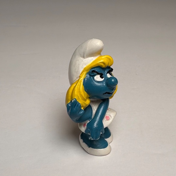 Vintage Bully Smurfette Fixing Hair – West Germany – Peyo Smurfs - Picture 2 of 9